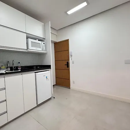 Charme E Simplicidade Junto A Praia De Copacabana!